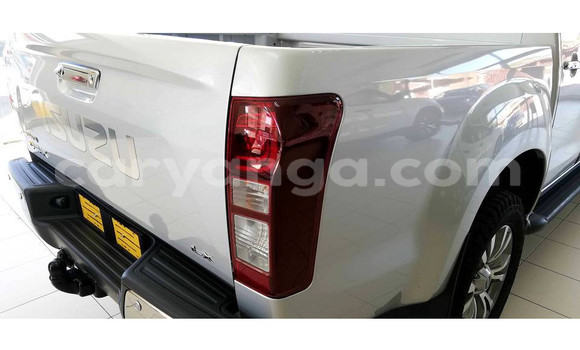 Nunua Ilio tumika Isuzu D–MAX Silver Gari ndani ya Blantyre nchini Malawi Nunua Ilio tumika Isuzu D–MAX Silver Gari ndani ya Blantyre nchini Malawi