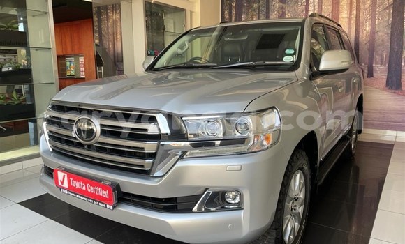 Nunua Ilio tumika Toyota Land Cruiser Silver Gari ndani ya Blantyre nchini Malawi Nunua Ilio tumika Toyota Land Cruiser Silver Gari ndani ya Blantyre nchini Malawi