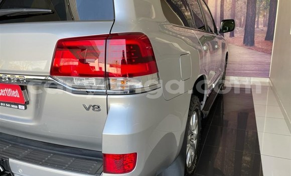 Nunua Ilio tumika Toyota Land Cruiser Silver Gari ndani ya Blantyre nchini Malawi Nunua Ilio tumika Toyota Land Cruiser Silver Gari ndani ya Blantyre nchini Malawi