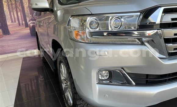 Nunua Ilio tumika Toyota Land Cruiser Silver Gari ndani ya Blantyre nchini Malawi Nunua Ilio tumika Toyota Land Cruiser Silver Gari ndani ya Blantyre nchini Malawi