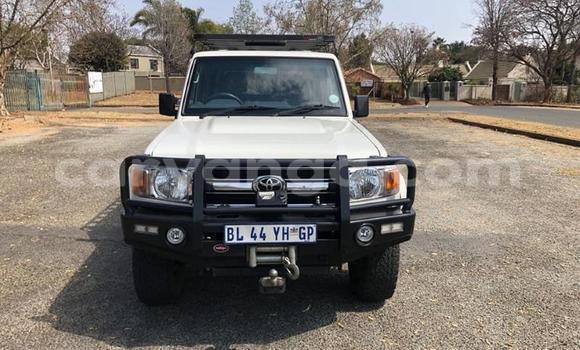 Nunua Ilio tumika Toyota Land Cruiser White Gari ndani ya Blantyre nchini Malawi Nunua Ilio tumika Toyota Land Cruiser White Gari ndani ya Blantyre nchini Malawi