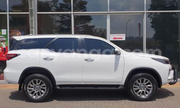 Nunua Ilio tumika Toyota Fortuner Silver Gari ndani ya Blantyre nchini Malawi Nunua Ilio tumika Toyota Fortuner Silver Gari ndani ya Blantyre nchini Malawi