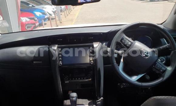 Nunua Ilio tumika Toyota Fortuner Silver Gari ndani ya Blantyre nchini Malawi Nunua Ilio tumika Toyota Fortuner Silver Gari ndani ya Blantyre nchini Malawi