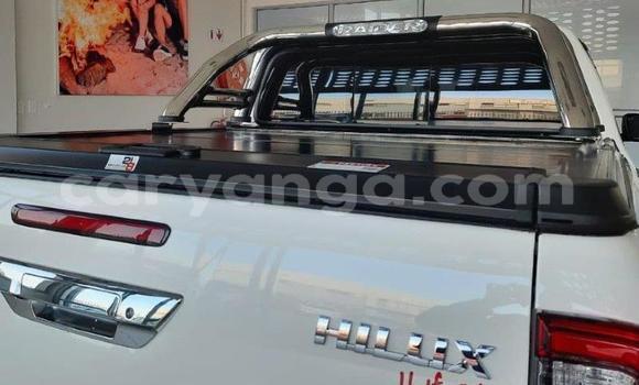 Nunua Ilio tumika Toyota Hilux White Gari ndani ya Blantyre nchini Malawi Nunua Ilio tumika Toyota Hilux White Gari ndani ya Blantyre nchini Malawi
