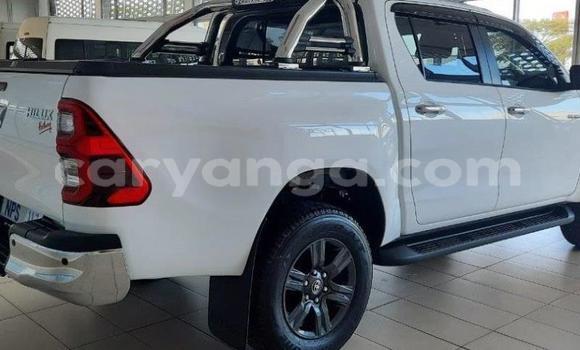 Nunua Ilio tumika Toyota Hilux White Gari ndani ya Blantyre nchini Malawi Nunua Ilio tumika Toyota Hilux White Gari ndani ya Blantyre nchini Malawi
