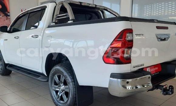 Nunua Ilio tumika Toyota Hilux White Gari ndani ya Blantyre nchini Malawi Nunua Ilio tumika Toyota Hilux White Gari ndani ya Blantyre nchini Malawi