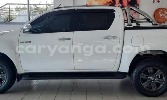 Nunua Ilio tumika Toyota Hilux White Gari ndani ya Blantyre nchini Malawi Nunua Ilio tumika Toyota Hilux White Gari ndani ya Blantyre nchini Malawi