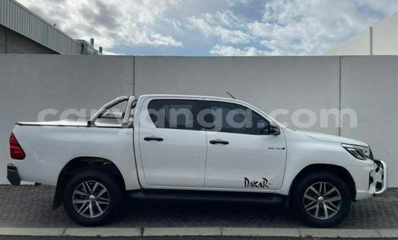 Nunua Ilio tumika Toyota Hilux White Gari ndani ya Blantyre nchini Malawi Nunua Ilio tumika Toyota Hilux White Gari ndani ya Blantyre nchini Malawi