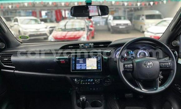 Nunua Ilio tumika Toyota Hilux White Gari ndani ya Blantyre nchini Malawi Nunua Ilio tumika Toyota Hilux White Gari ndani ya Blantyre nchini Malawi