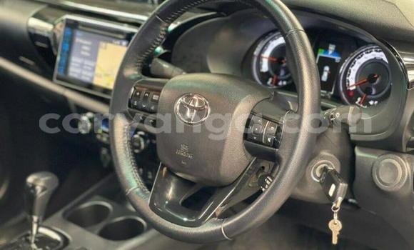 Nunua Ilio tumika Toyota Hilux White Gari ndani ya Blantyre nchini Malawi Nunua Ilio tumika Toyota Hilux White Gari ndani ya Blantyre nchini Malawi