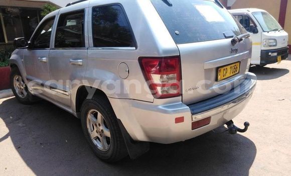 Nunua Ilio tumika Jeep Grand Cherokee Silver Gari ndani ya Lilongwe nchini Malawi Nunua Ilio tumika Jeep Grand Cherokee Silver Gari ndani ya Lilongwe nchini Malawi