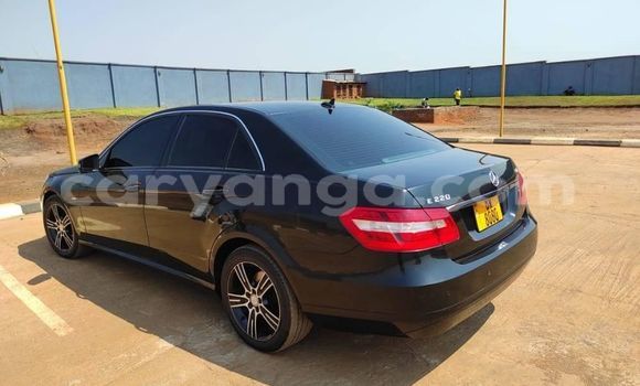 Nunua Ilio tumika Mercedes-Benz E-Classe Black Gari ndani ya Lilongwe nchini Malawi Nunua Ilio tumika Mercedes-Benz E-Classe Black Gari ndani ya Lilongwe nchini Malawi