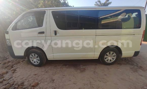 Buy Used Toyota Hiace White Car in Kasungu in Malawi Buy Used Toyota Hiace White Car in Kasungu in Malawi