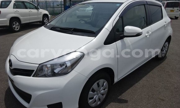 Buy Used Toyota Vitz White Car in Balaka in Balaka