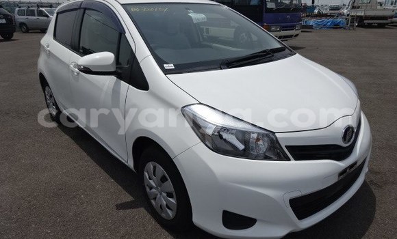 Buy Used Toyota Vitz White Car in Balaka in Balaka Buy Used Toyota Vitz White Car in Balaka in Balaka