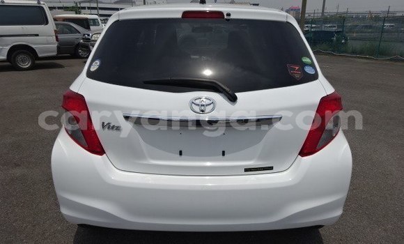 Buy Used Toyota Vitz White Car in Balaka in Balaka Buy Used Toyota Vitz White Car in Balaka in Balaka