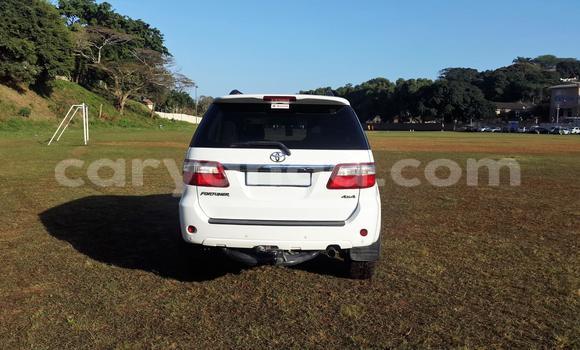 Buy Used Toyota Fortuner White Car in Chilumba in Karonga Buy Used Toyota Fortuner White Car in Chilumba in Karonga