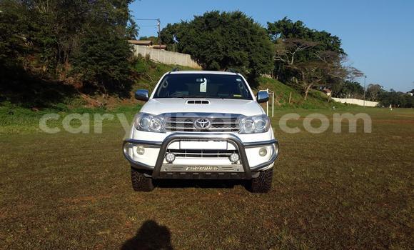 Buy Used Toyota Fortuner White Car in Chilumba in Karonga Buy Used Toyota Fortuner White Car in Chilumba in Karonga