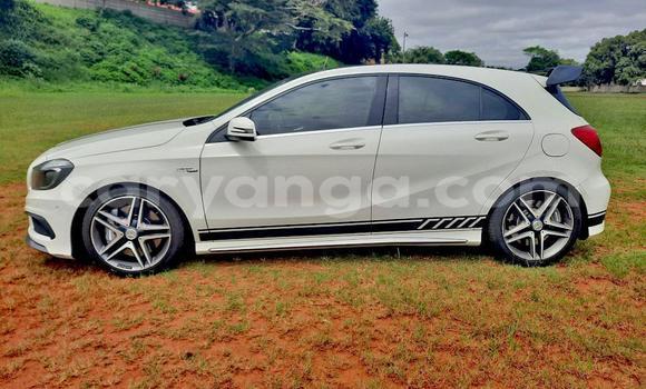 Buy Used Mercedes-Benz C180 COUPE White Car in Chilumba in Karonga Buy Used Mercedes-Benz C180 COUPE White Car in Chilumba in Karonga