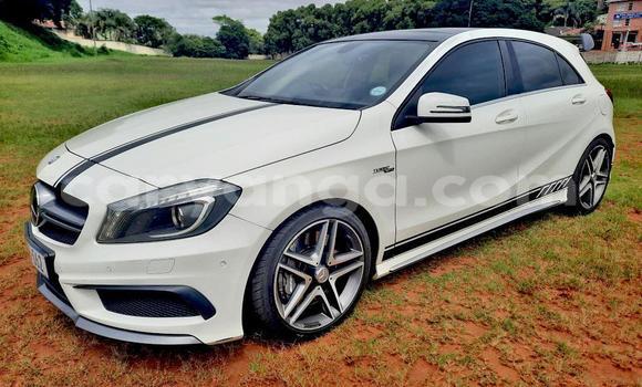 Buy Used Mercedes-Benz C180 COUPE White Car in Chilumba in Karonga Buy Used Mercedes-Benz C180 COUPE White Car in Chilumba in Karonga