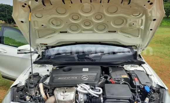 Buy Used Mercedes-Benz C180 COUPE White Car in Chilumba in Karonga Buy Used Mercedes-Benz C180 COUPE White Car in Chilumba in Karonga