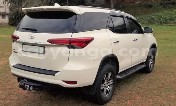 Buy Used Toyota Fortuner White Car in Balaka in Balaka Buy Used Toyota Fortuner White Car in Balaka in Balaka