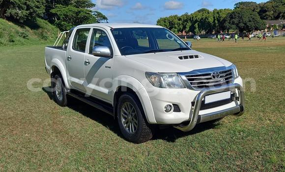 Buy Used Toyota Hilux White Car in Balaka in Balaka Buy Used Toyota Hilux White Car in Balaka in Balaka