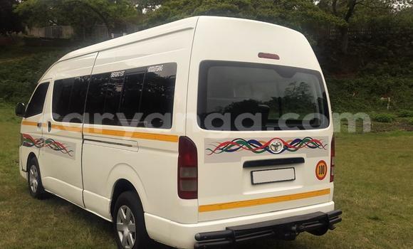 Buy Used Toyota Granvia White Car in Balaka in Balaka Buy Used Toyota Granvia White Car in Balaka in Balaka