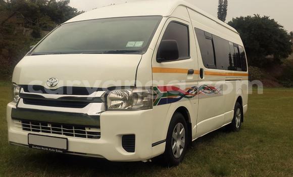 Buy Used Toyota Granvia White Car in Balaka in Balaka Buy Used Toyota Granvia White Car in Balaka in Balaka