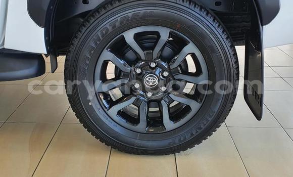 Nunua Ilio tumika Toyota Hilux White Gari ndani ya Blantyre nchini Malawi Nunua Ilio tumika Toyota Hilux White Gari ndani ya Blantyre nchini Malawi