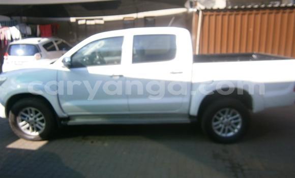 Buy Used Toyota Hilux White Car in Chilumba in Karonga Buy Used Toyota Hilux White Car in Chilumba in Karonga