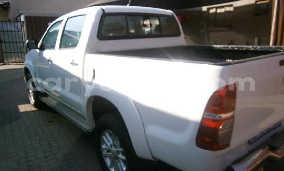 Buy Used Toyota Hilux White Car in Chilumba in Karonga Buy Used Toyota Hilux White Car in Chilumba in Karonga