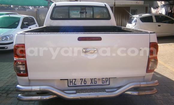 Buy Used Toyota Hilux White Car in Chilumba in Karonga Buy Used Toyota Hilux White Car in Chilumba in Karonga