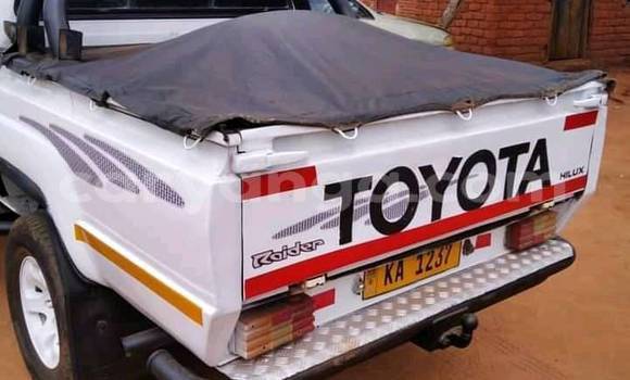 Nunua Ilio tumika Toyota Hilux White Gari ndani ya Blantyre nchini Malawi Nunua Ilio tumika Toyota Hilux White Gari ndani ya Blantyre nchini Malawi
