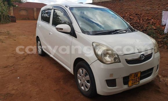 Nunua Ilio tumika Daihatsu Mira White Gari ndani ya Blantyre nchini Malawi Nunua Ilio tumika Daihatsu Mira White Gari ndani ya Blantyre nchini Malawi