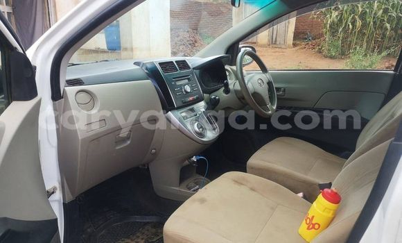 Nunua Ilio tumika Daihatsu Mira White Gari ndani ya Blantyre nchini Malawi Nunua Ilio tumika Daihatsu Mira White Gari ndani ya Blantyre nchini Malawi