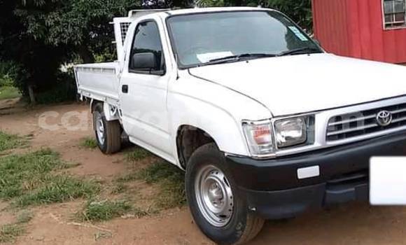 Nunua Ilio tumika Toyota Hilux White Gari ndani ya Blantyre nchini Malawi Nunua Ilio tumika Toyota Hilux White Gari ndani ya Blantyre nchini Malawi