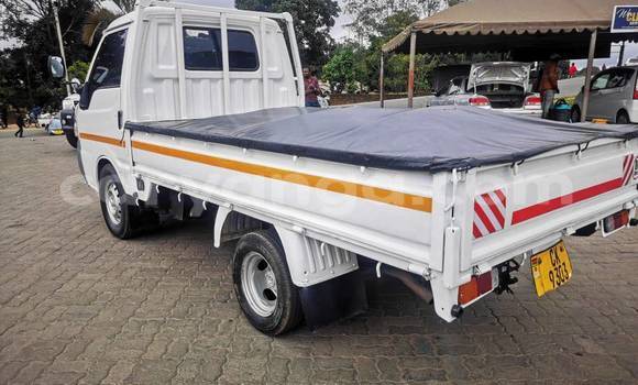 Nunua Ilio tumika Mazda Bongo White Gari ndani ya Blantyre nchini Malawi Nunua Ilio tumika Mazda Bongo White Gari ndani ya Blantyre nchini Malawi