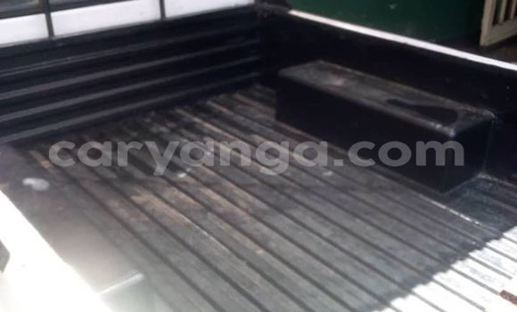 Nunua Ilio tumika Nissan Hardbody White Gari ndani ya Kasungu nchini Malawi Nunua Ilio tumika Nissan Hardbody White Gari ndani ya Kasungu nchini Malawi