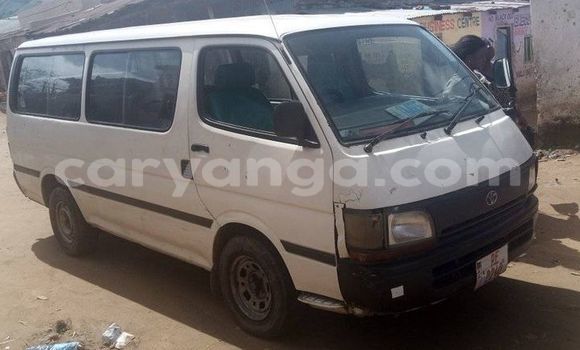 Nunua Ilio tumika Toyota Hiace White Gari ndani ya Blantyre nchini Malawi Nunua Ilio tumika Toyota Hiace White Gari ndani ya Blantyre nchini Malawi