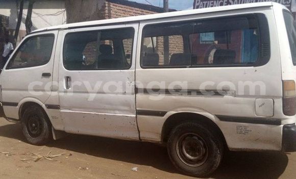 Nunua Ilio tumika Toyota Hiace White Gari ndani ya Blantyre nchini Malawi Nunua Ilio tumika Toyota Hiace White Gari ndani ya Blantyre nchini Malawi