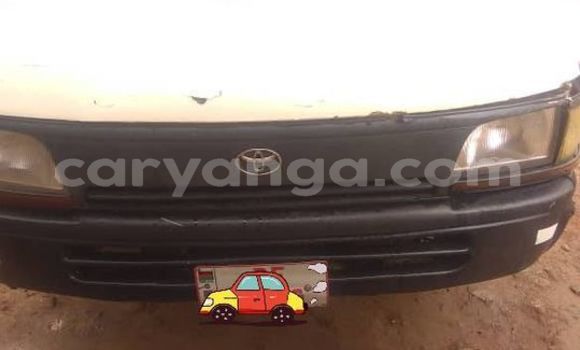 Nunua Ilio tumika Toyota Hiace White Gari ndani ya Blantyre nchini Malawi Nunua Ilio tumika Toyota Hiace White Gari ndani ya Blantyre nchini Malawi