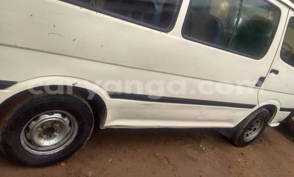 Nunua Ilio tumika Toyota Hiace White Gari ndani ya Blantyre nchini Malawi Nunua Ilio tumika Toyota Hiace White Gari ndani ya Blantyre nchini Malawi