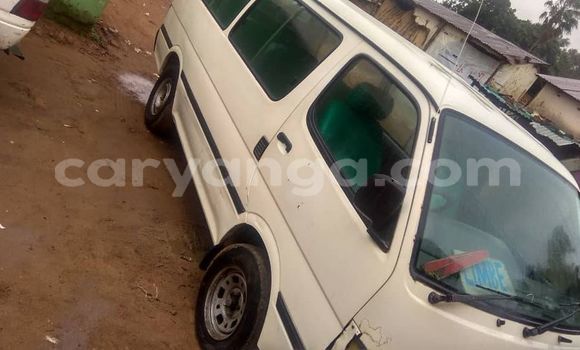 Nunua Ilio tumika Toyota Hiace White Gari ndani ya Blantyre nchini Malawi Nunua Ilio tumika Toyota Hiace White Gari ndani ya Blantyre nchini Malawi