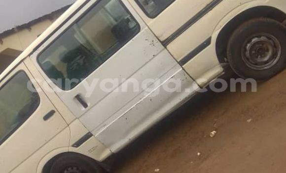 Nunua Ilio tumika Toyota Hiace White Gari ndani ya Blantyre nchini Malawi Nunua Ilio tumika Toyota Hiace White Gari ndani ya Blantyre nchini Malawi