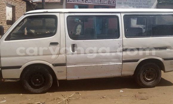 Nunua Ilio tumika Toyota Hiace White Gari ndani ya Blantyre nchini Malawi Nunua Ilio tumika Toyota Hiace White Gari ndani ya Blantyre nchini Malawi