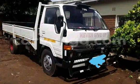 Nunua Ilio tumika Toyota Dyna White Gari ndani ya Blantyre nchini Malawi Nunua Ilio tumika Toyota Dyna White Gari ndani ya Blantyre nchini Malawi