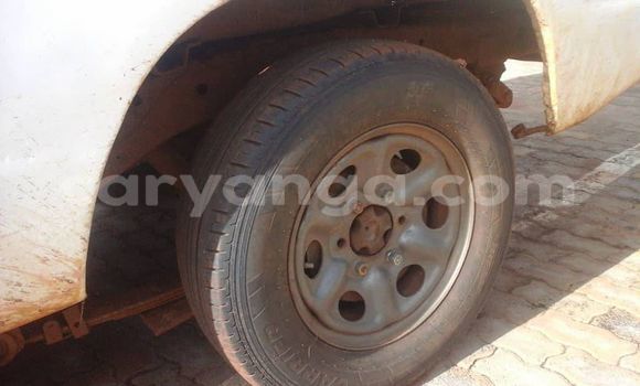 Nunua Ilio tumika Nissan Hardbody White Gari ndani ya Blantyre nchini Malawi Nunua Ilio tumika Nissan Hardbody White Gari ndani ya Blantyre nchini Malawi