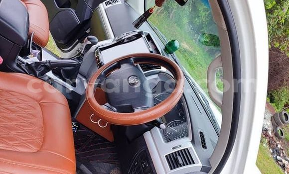 Nunua Ilio tumika Toyota Land Cruiser White Gari ndani ya Blantyre nchini Malawi Nunua Ilio tumika Toyota Land Cruiser White Gari ndani ya Blantyre nchini Malawi