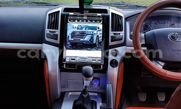 Nunua Ilio tumika Toyota Land Cruiser White Gari ndani ya Blantyre nchini Malawi Nunua Ilio tumika Toyota Land Cruiser White Gari ndani ya Blantyre nchini Malawi